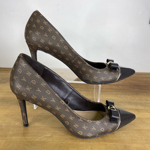 DKNY Monogram Bow Pointed Heels Chocolate Brown Patent Leather 7.5 Fall Shoes - Picture 2 of 10